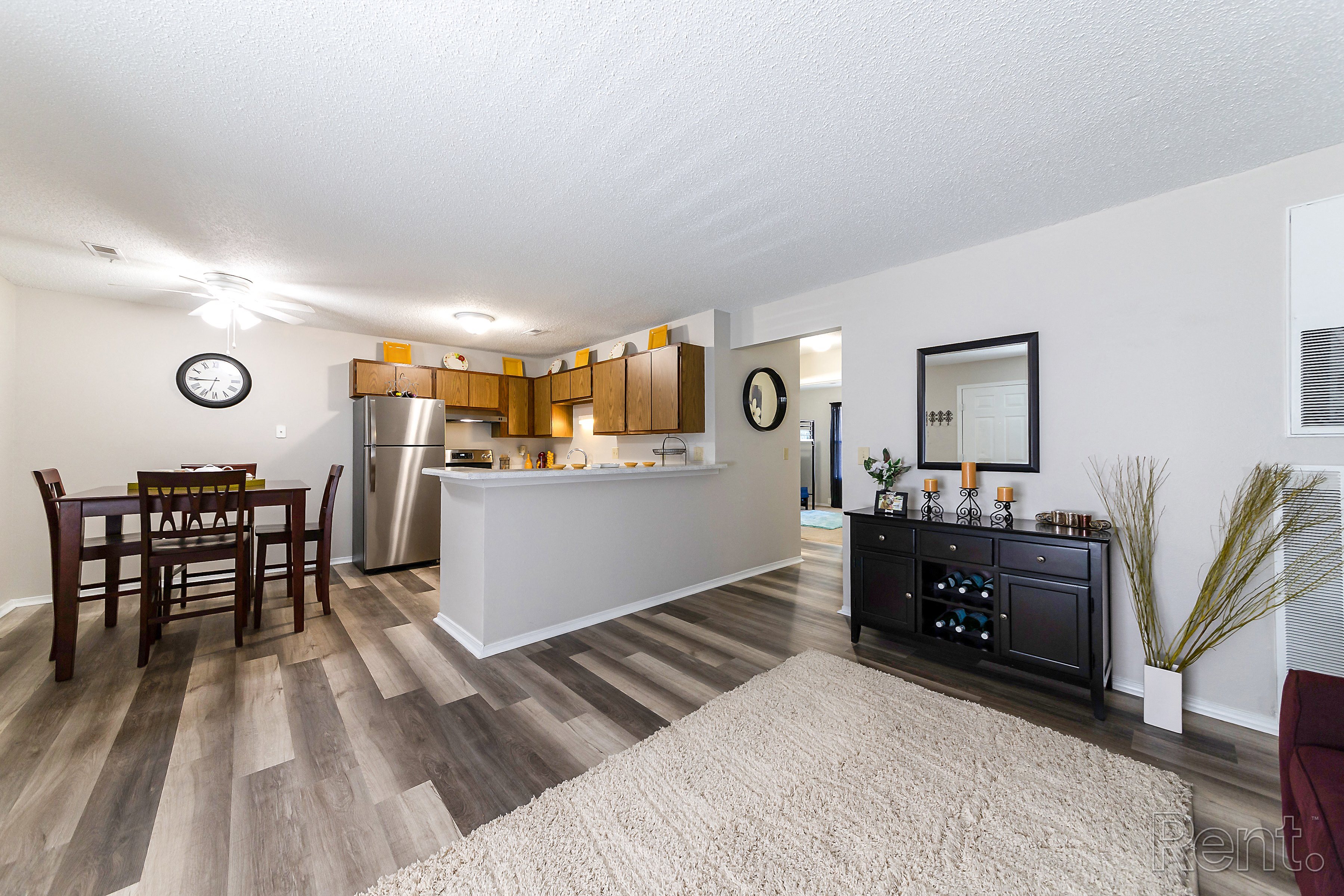 Photos and Video of Casalon Parkway Apartments in OFallon, MO